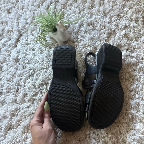 Dansko Comfortable Cute Black Strappy Women's Sandals - Picture 7 of 7